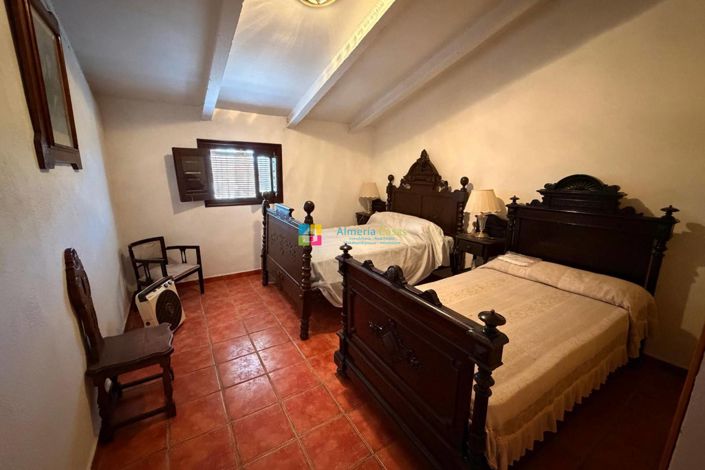 Image No.23-5 Bed Country House for sale