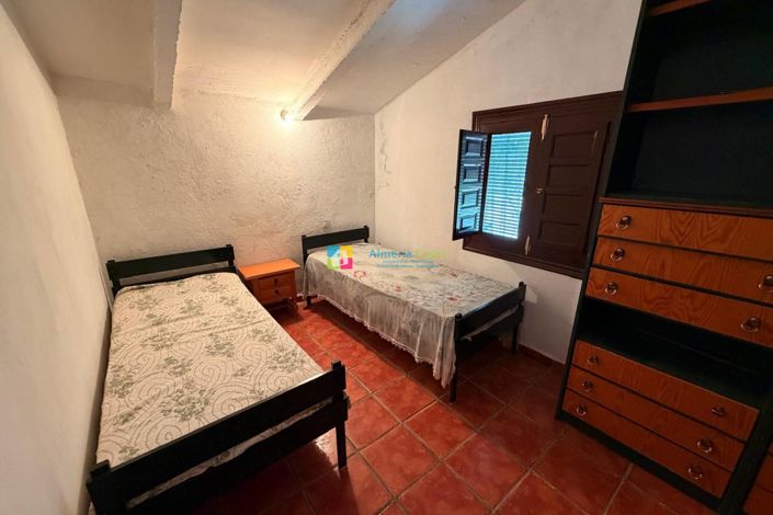 Image No.26-5 Bed Country House for sale