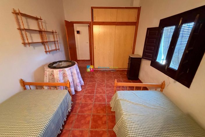 Image No.28-5 Bed Country House for sale