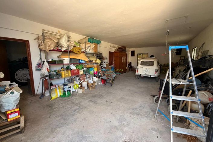 Image No.33-5 Bed Country House for sale