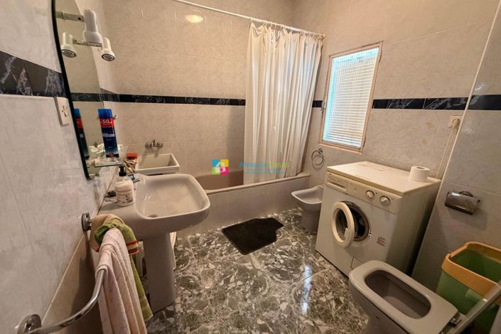 Image No.38-5 Bed Country House for sale