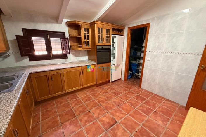 Image No.9-5 Bed Country House for sale