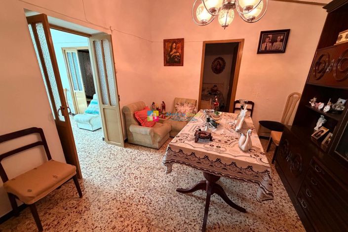 Image No.11-7 Bed Country House for sale