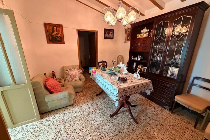 Image No.13-7 Bed Country House for sale