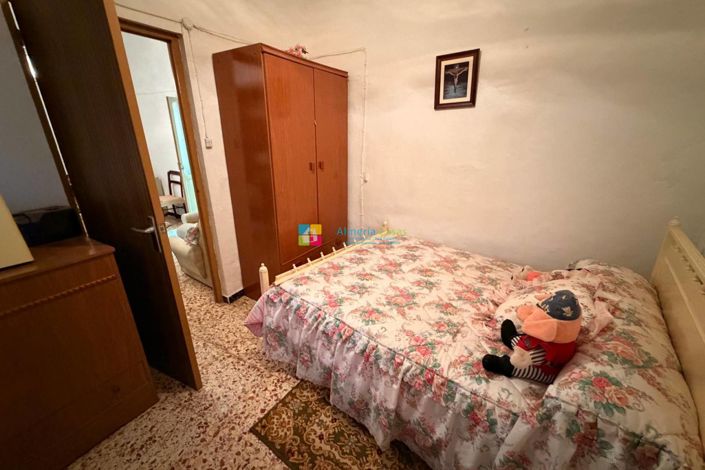 Image No.16-7 Bed Country House for sale