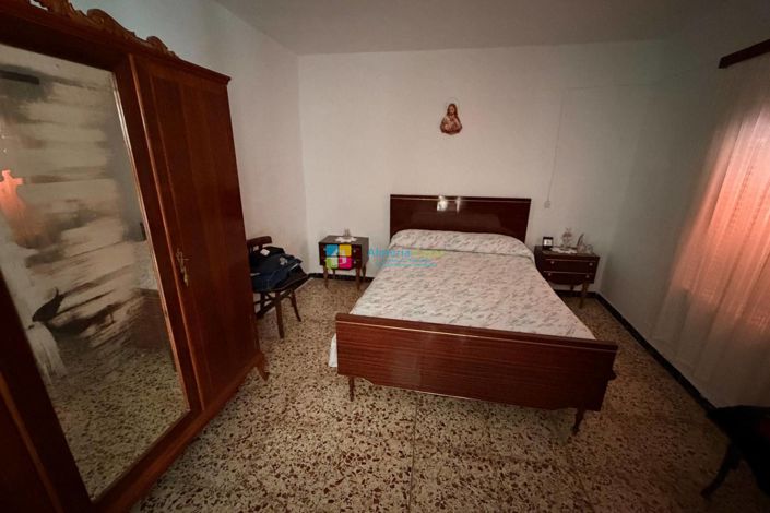 Image No.18-7 Bed Country House for sale