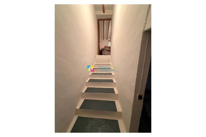 Image No.22-7 Bed Country House for sale