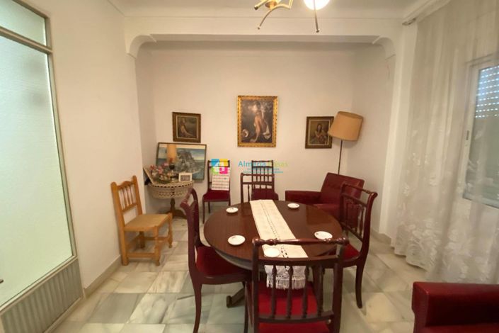 Image No.17-8 Bed Townhouse for sale