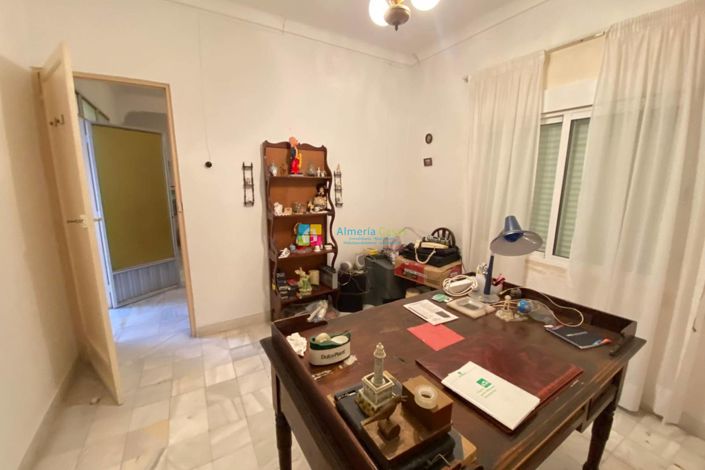 Image No.19-8 Bed Townhouse for sale