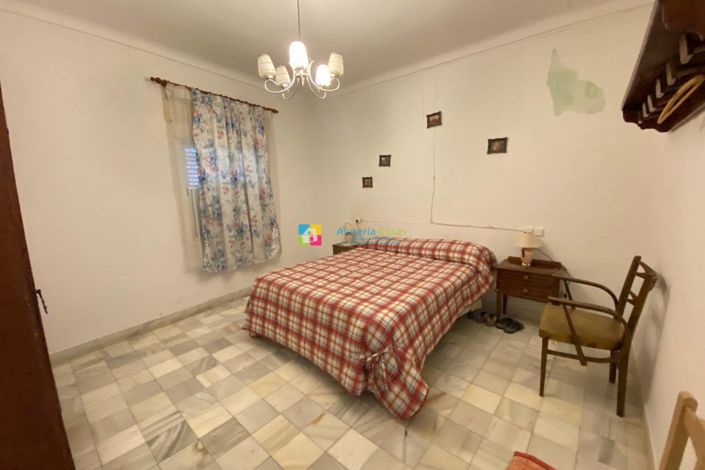 Image No.22-8 Bed Townhouse for sale