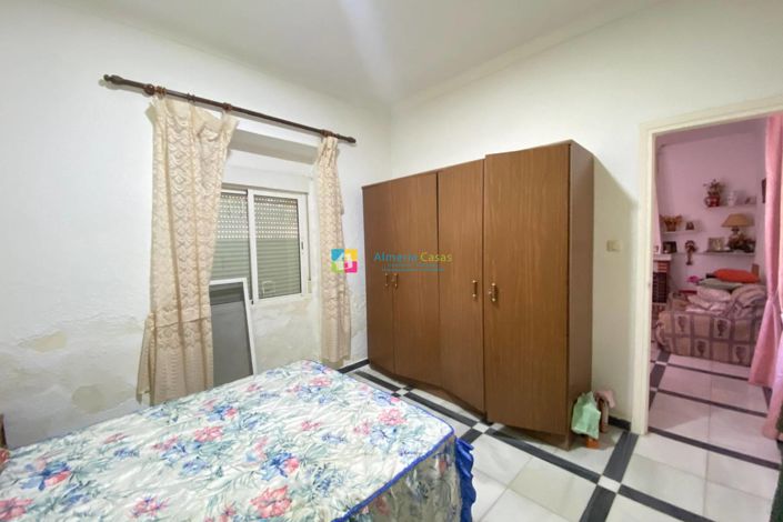 Image No.25-8 Bed Townhouse for sale