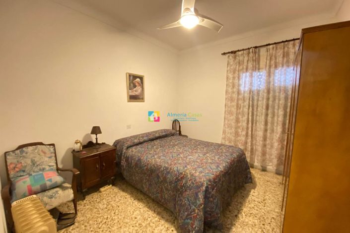 Image No.26-8 Bed Townhouse for sale