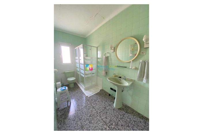 Image No.31-8 Bed Townhouse for sale