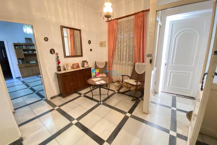 Image No.7-8 Bed Townhouse for sale