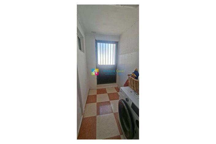 Image No.19-5 Bed Townhouse for sale