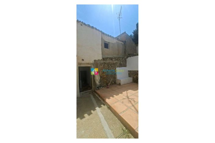 Image No.20-5 Bed Townhouse for sale