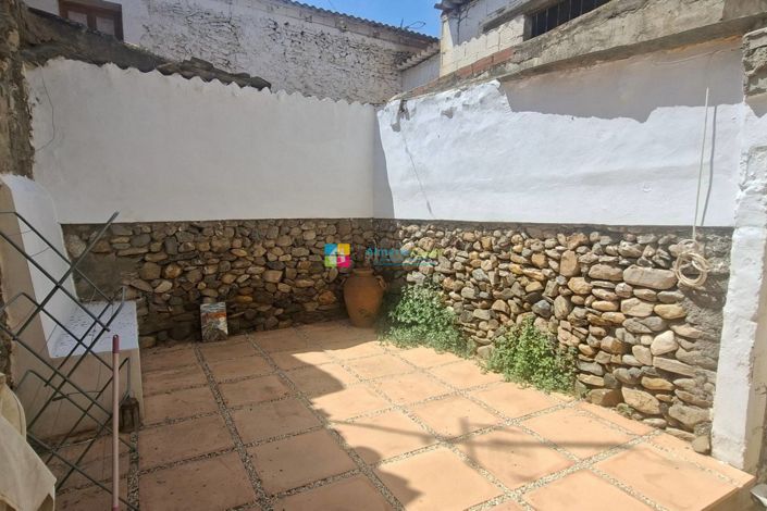Image No.21-5 Bed Townhouse for sale