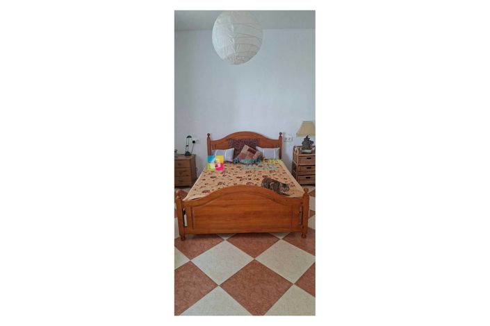 Image No.9-5 Bed Townhouse for sale