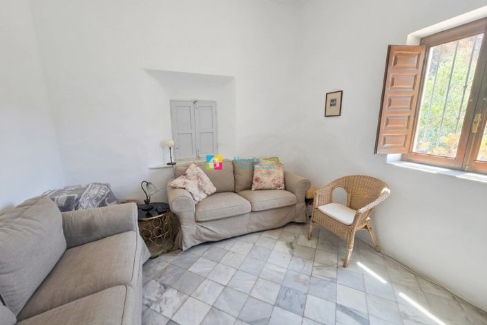 Image No.11-3 Bed Country House for sale