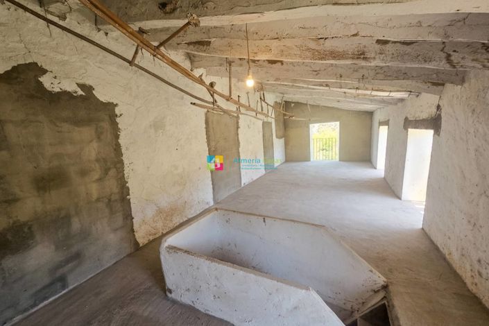 Image No.19-3 Bed Country House for sale