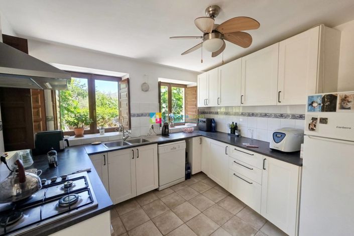 Image No.4-3 Bed Country House for sale