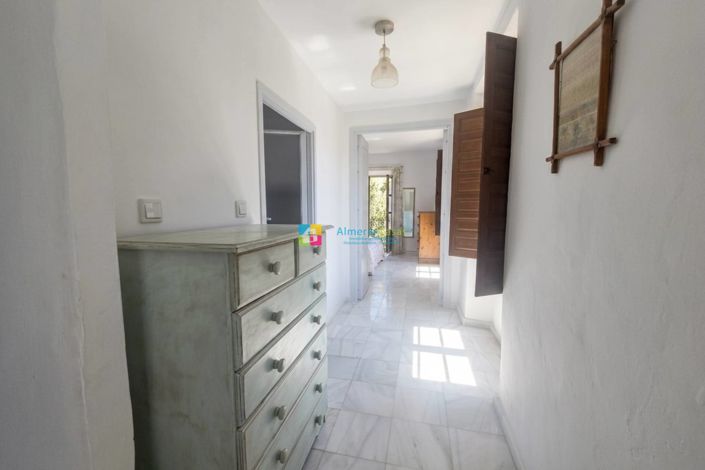 Image No.8-3 Bed Country House for sale
