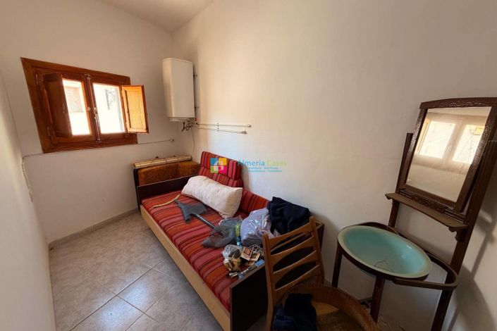 Image No.15-4 Bed Townhouse for sale