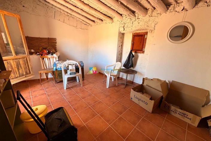 Image No.17-4 Bed Townhouse for sale