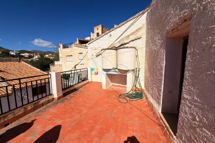 Image No.18-4 Bed Townhouse for sale