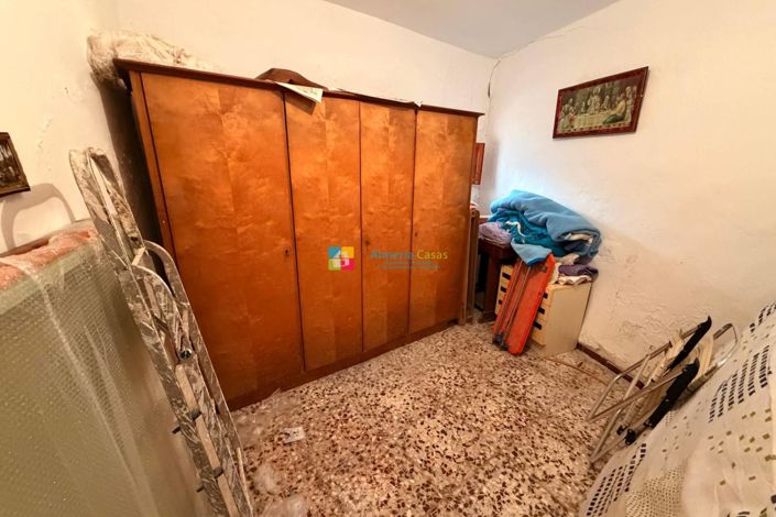 Image No.7-4 Bed Townhouse for sale