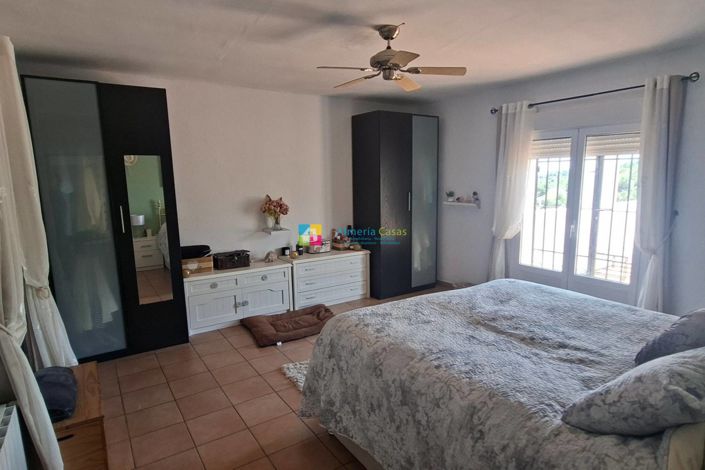Image No.16-4 Bed Country House for sale