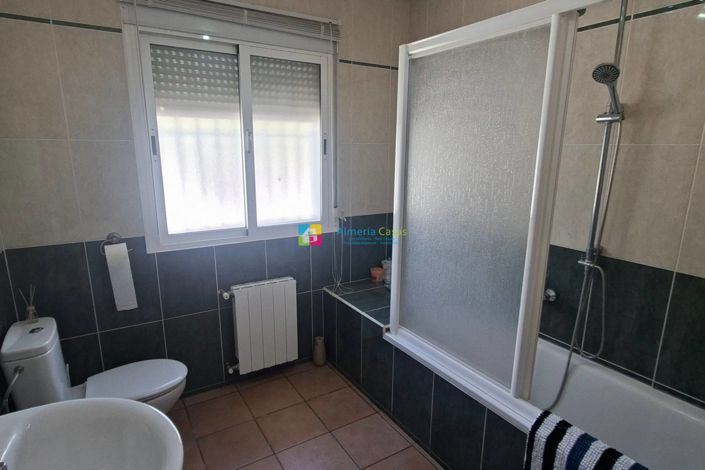 Image No.17-4 Bed Country House for sale