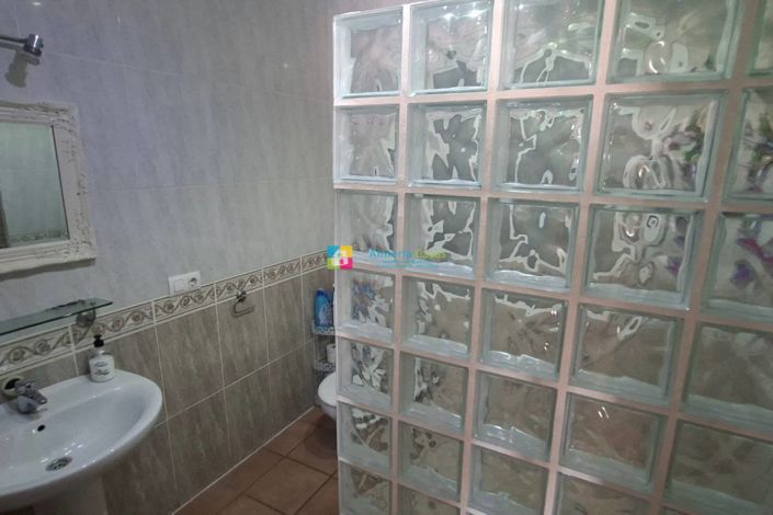 Image No.19-4 Bed Country House for sale