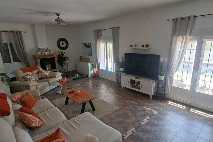 Image No.9-4 Bed Country House for sale