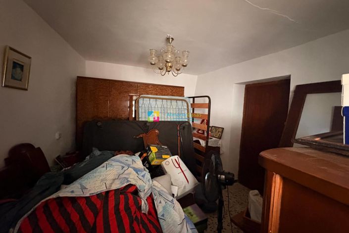 Image No.13-5 Bed Townhouse for sale