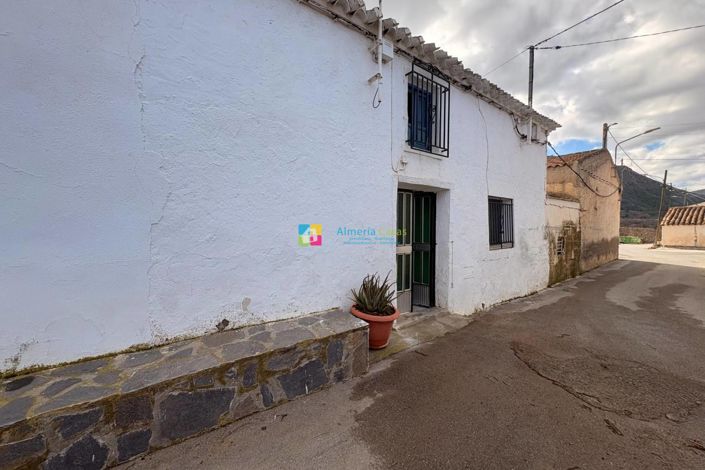 Image No.2-5 Bed Townhouse for sale