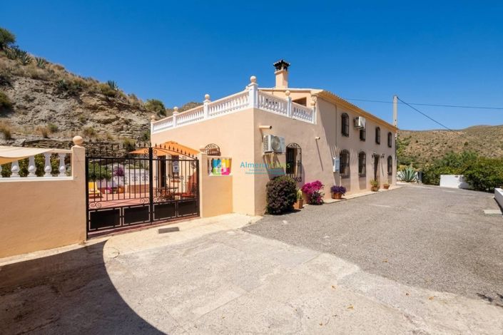 Image No.2-5 Bed Country House for sale