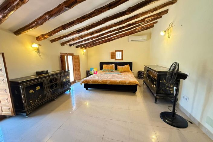 Image No.32-5 Bed Country House for sale