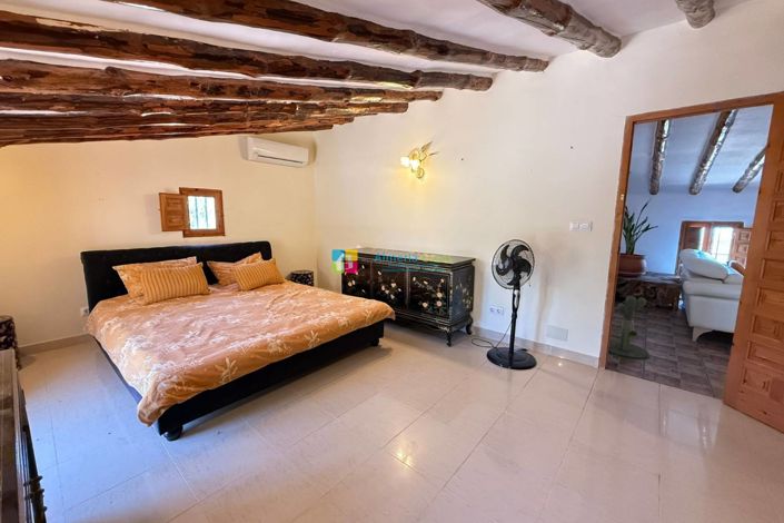 Image No.34-5 Bed Country House for sale