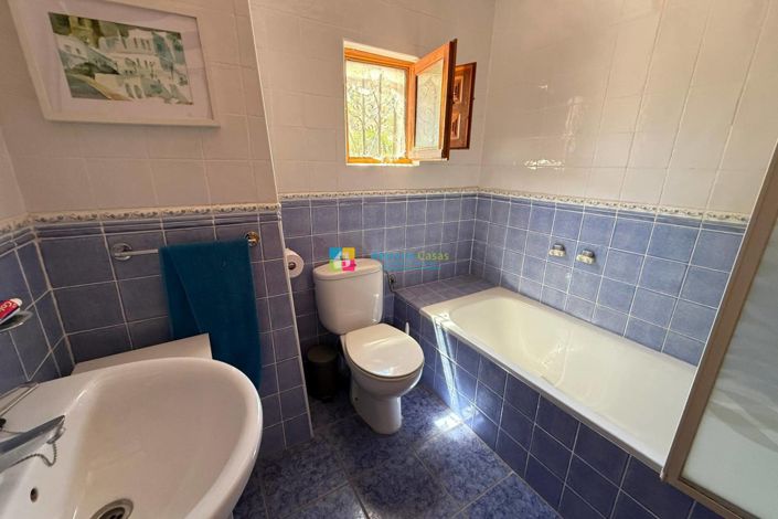 Image No.41-5 Bed Country House for sale