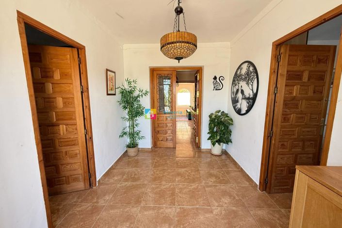 Image No.7-5 Bed Country House for sale