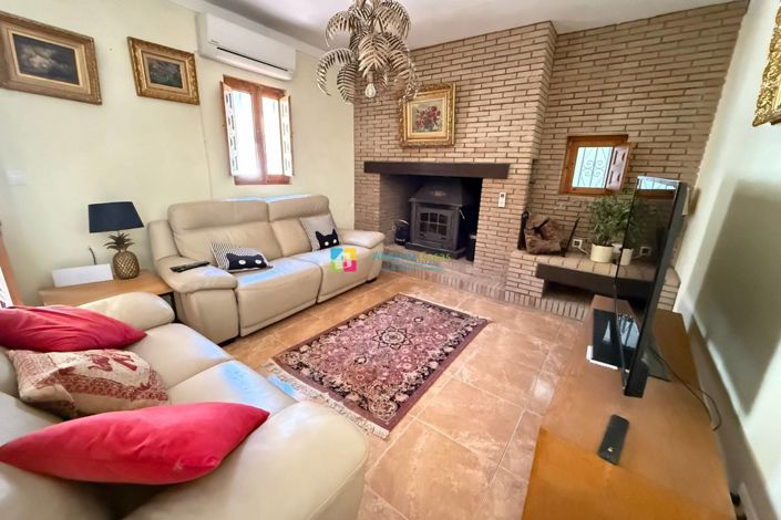 Image No.9-5 Bed Country House for sale