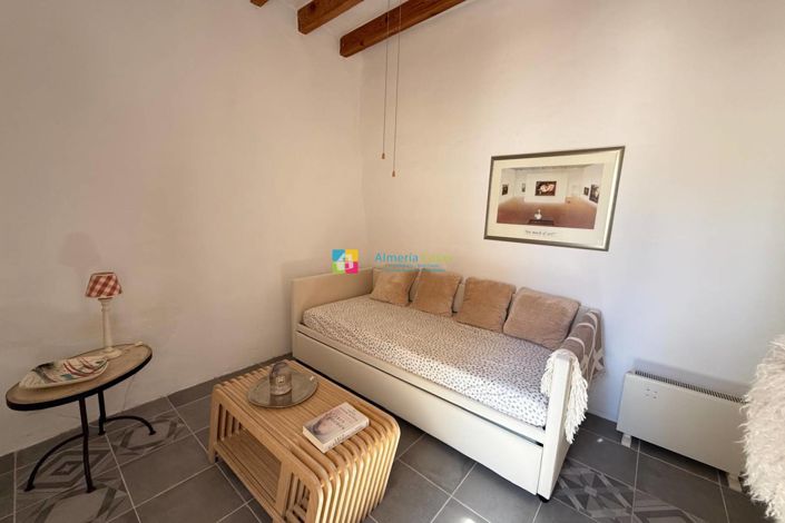 Image No.11-5 Bed Townhouse for sale