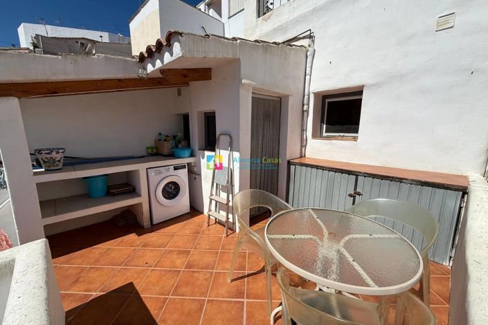 Image No.18-5 Bed Townhouse for sale