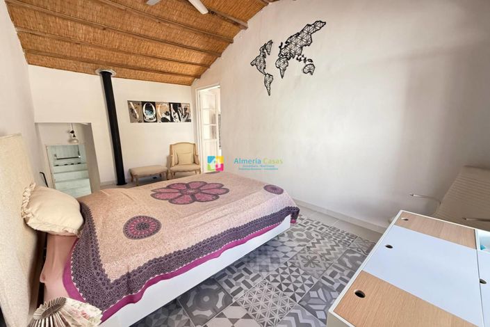 Image No.23-5 Bed Townhouse for sale