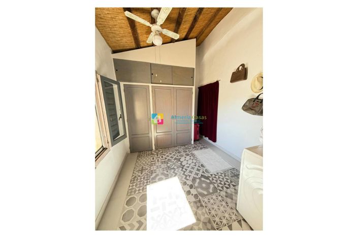 Image No.25-5 Bed Townhouse for sale