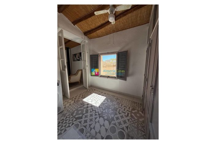 Image No.26-5 Bed Townhouse for sale