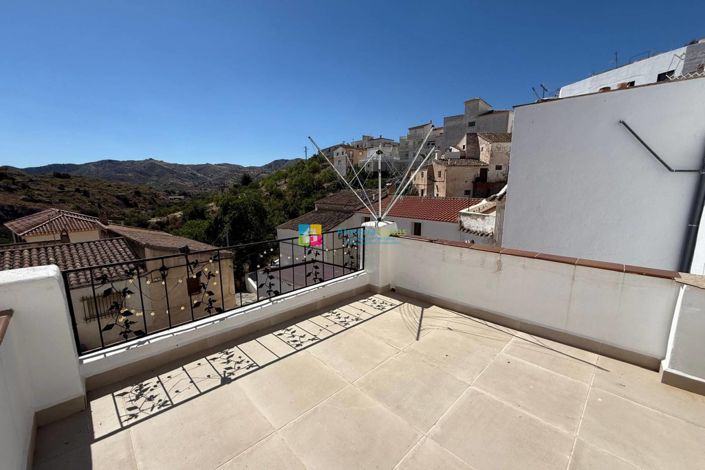 Image No.32-5 Bed Townhouse for sale