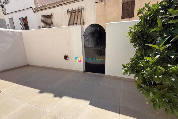 Image No.50-5 Bed Townhouse for sale