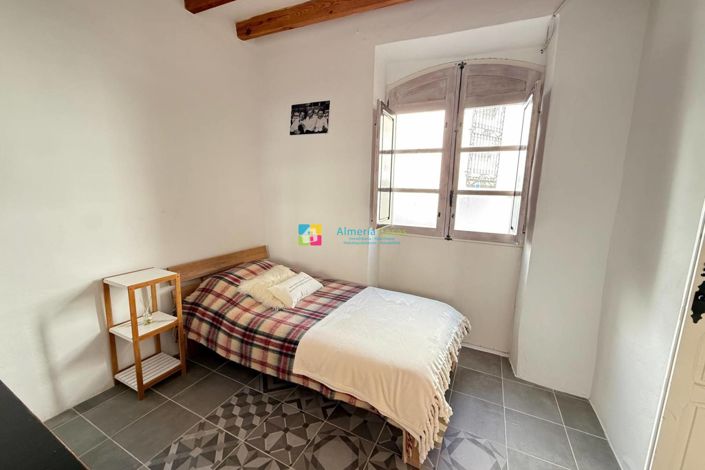 Image No.8-5 Bed Townhouse for sale